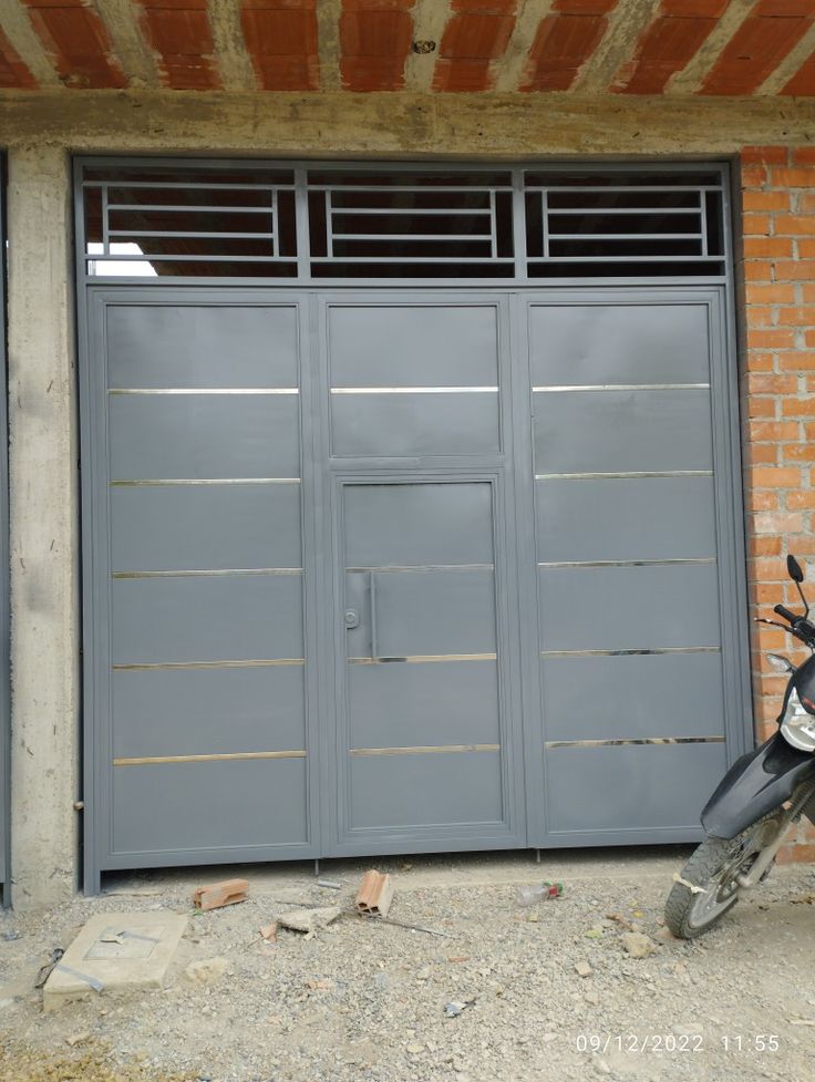 Porte 3 panneaux